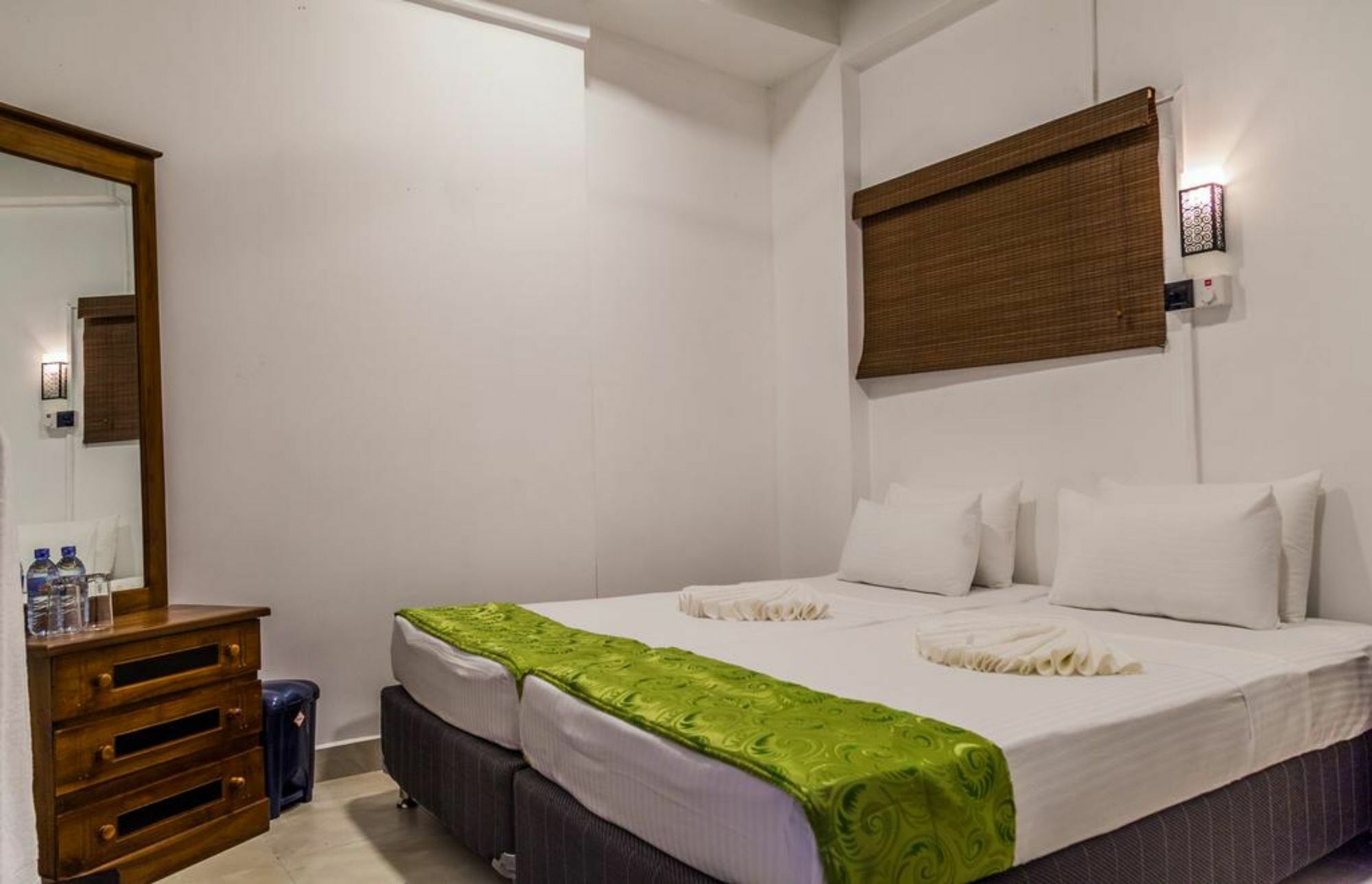 281 Kandy City Hostel & Rooms Deiyannewela Exterior foto